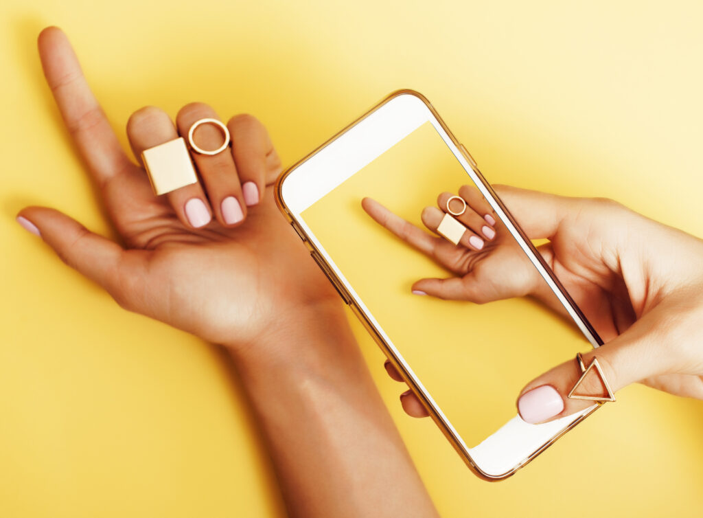 iphone-taking-photo-of-rings-on-a-hand